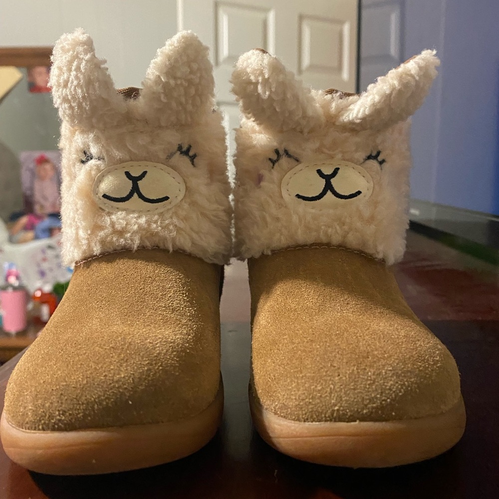Girls Ugg size 9